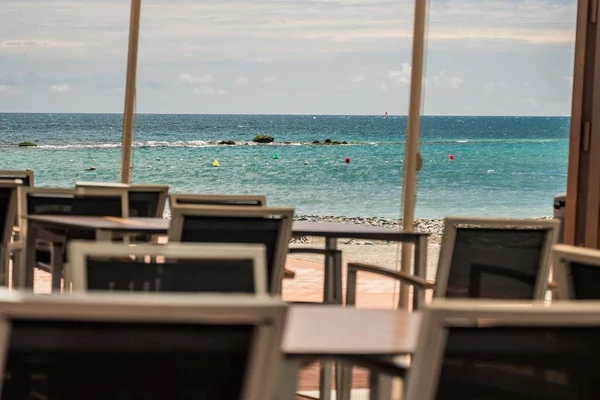 Terraza de Restaurante Bar Pozo frente al mar en Pozo Izquierdo
