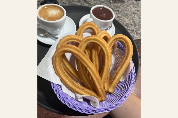 Churros y bebidas de Churrería Siboney by El Churrito 2, en Vecindario Churros y bebidas de Churrería Siboney by El Churrito 2, en Vecindario
