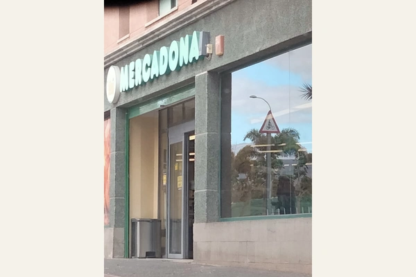 Fachada de Mercadona, Avenida de Canarias, 495, 35110 Vecindario