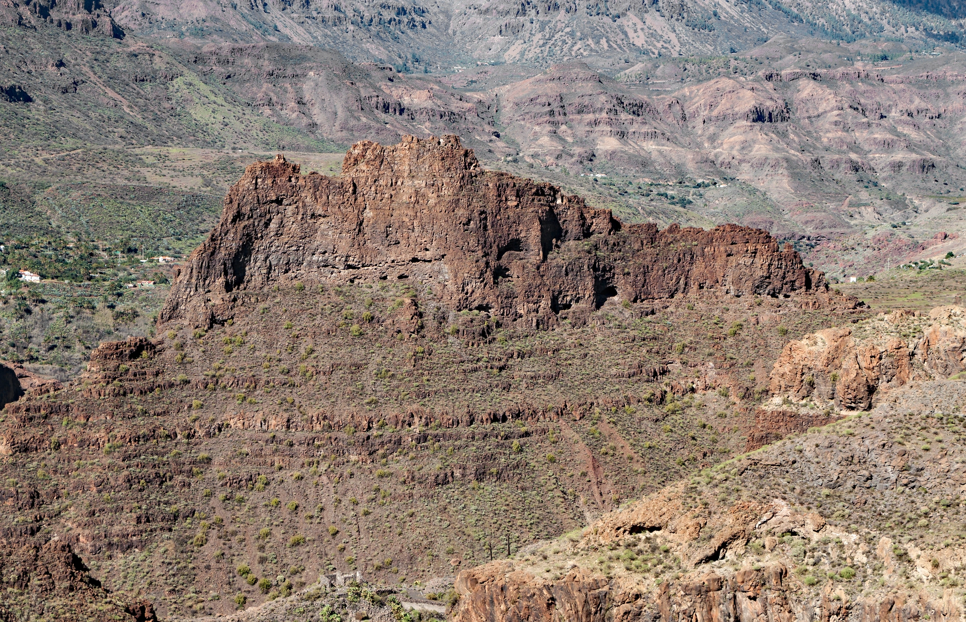 Macizo de La Fortaleza de Ansite sobre el barranco de Tirajana